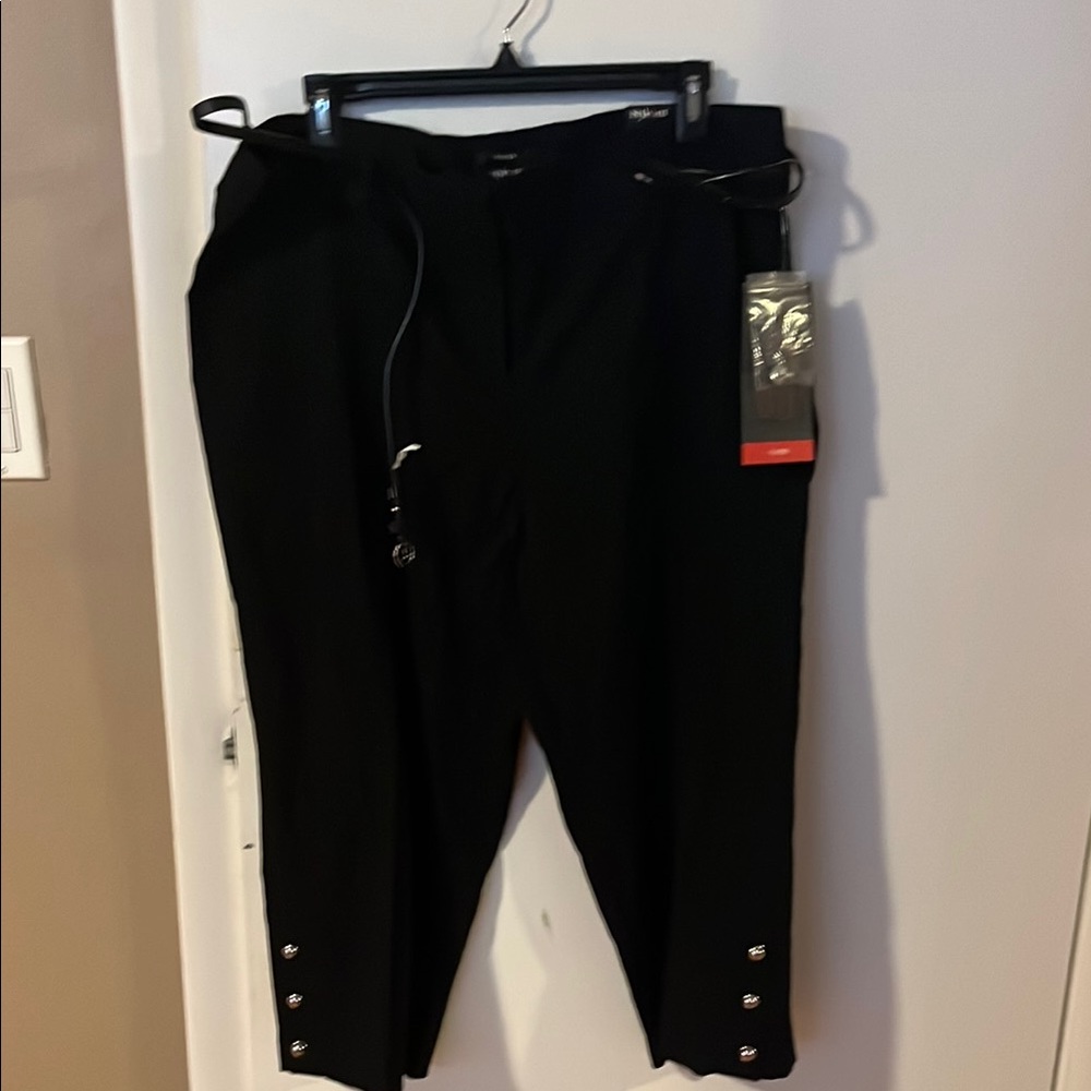 Style & Co,Womens size 18 deep black capri W/ stud embellishments on both legs